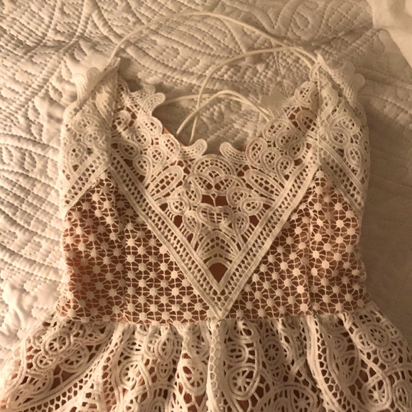 Chicwish size small lace dress - Picture 4 of 10